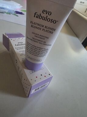 evo fabuloso Platinum Blonde Colour Boosting Treatment